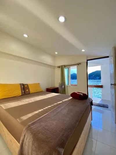 Vierbettzimmer mit Meerblick — Rocky resort